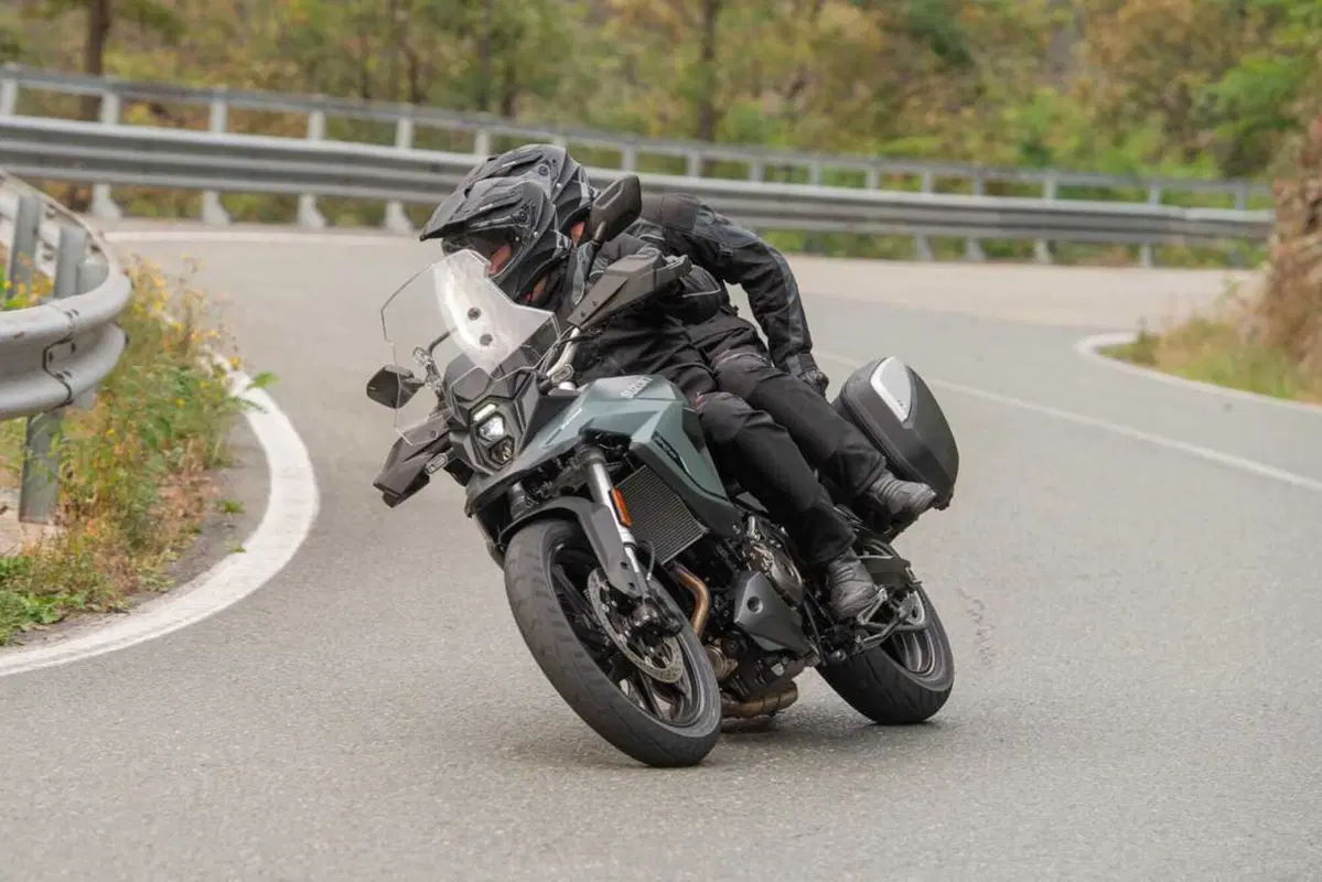 Suzuki svela la V-Strom 800 SE con anteriore da 19: dettagli, prezzo e disponibilità (39)
