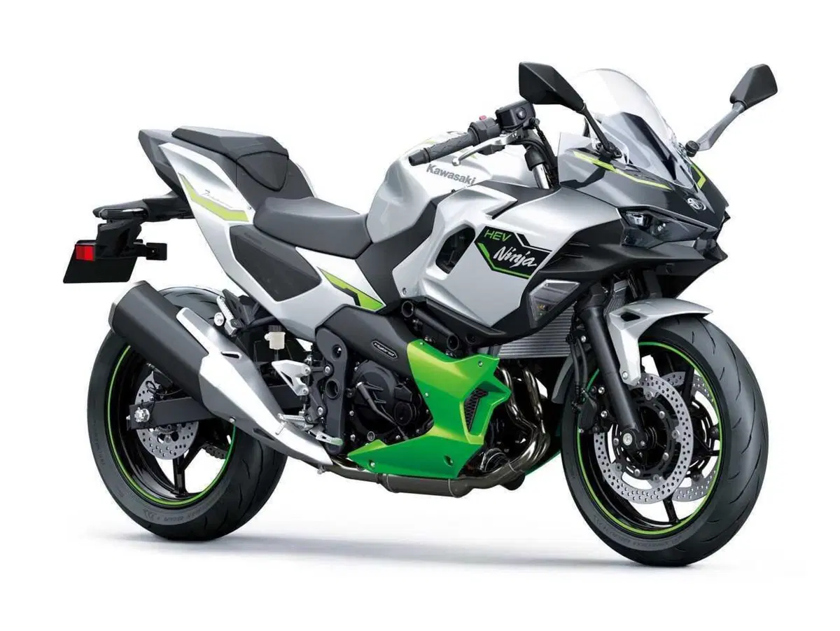 Ecco com'&egrave; fatta la prima moto ibrida al mondo: Kawasaki Ninja 7 Hybrid [GALLERY]
