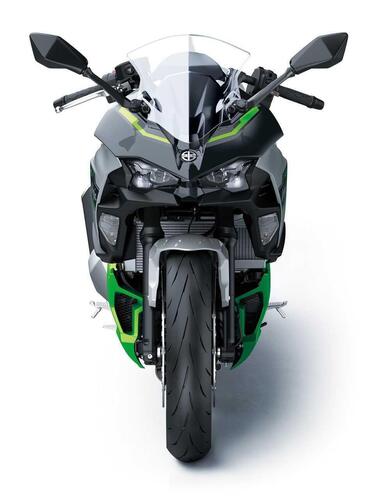 Ecco com'è fatta la prima moto ibrida al mondo: Kawasaki Ninja 7 Hybrid [GALLERY] (4)