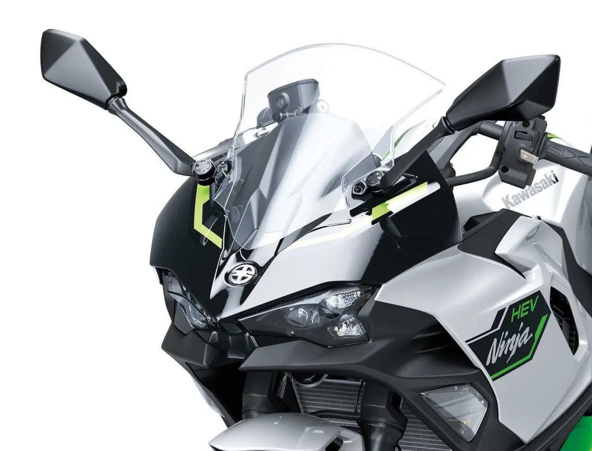 Ecco com'è fatta la prima moto ibrida al mondo: Kawasaki Ninja 7 Hybrid [GALLERY] (12)