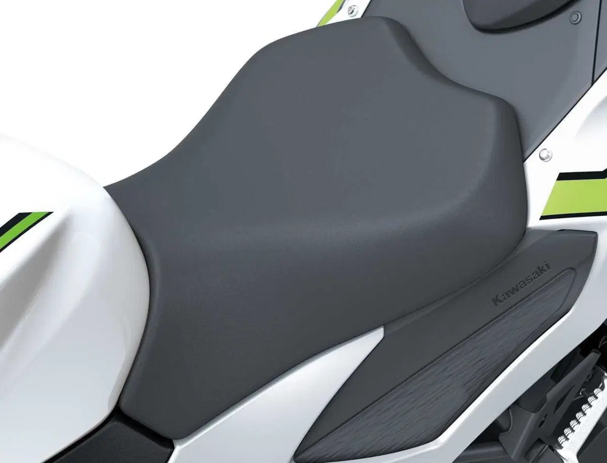 Ecco com'è fatta la prima moto ibrida al mondo: Kawasaki Ninja 7 Hybrid [GALLERY] (17)