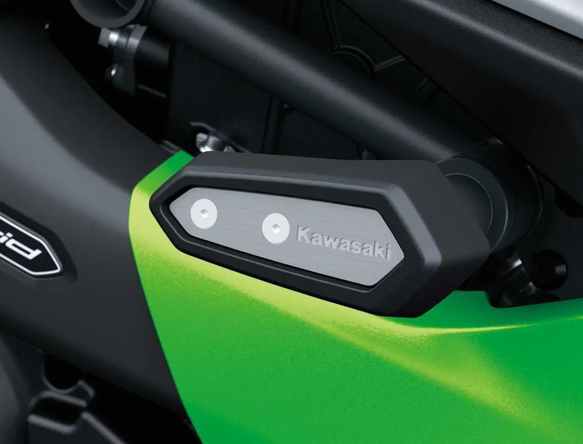 Ecco com'è fatta la prima moto ibrida al mondo: Kawasaki Ninja 7 Hybrid [GALLERY] (24)
