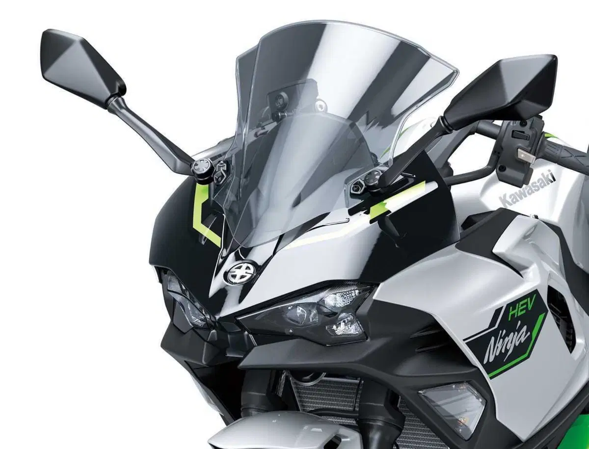 Ecco com'è fatta la prima moto ibrida al mondo: Kawasaki Ninja 7 Hybrid [GALLERY] (25)
