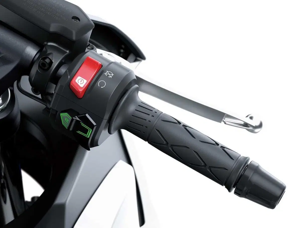 Ecco com'è fatta la prima moto ibrida al mondo: Kawasaki Ninja 7 Hybrid [GALLERY] (34)