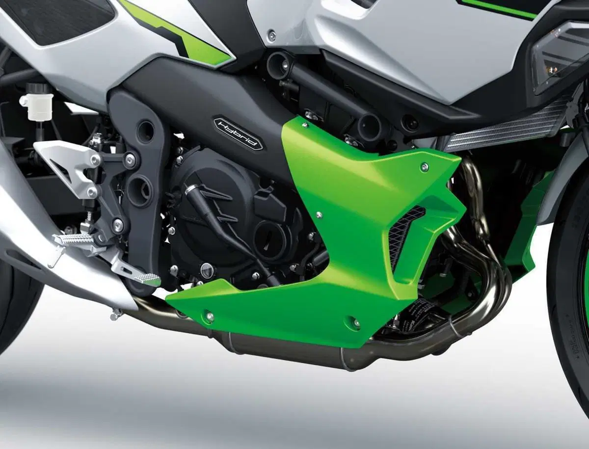 Ecco com'è fatta la prima moto ibrida al mondo: Kawasaki Ninja 7 Hybrid [GALLERY] (38)