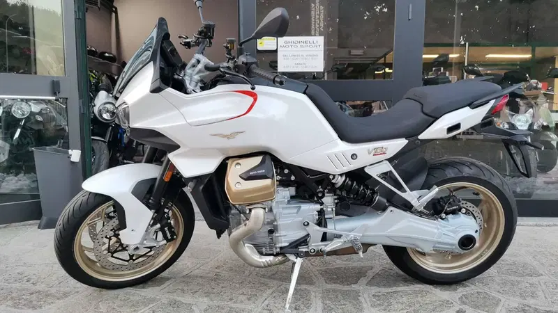Moto Guzzi V100 Mandello (2022 - 24)