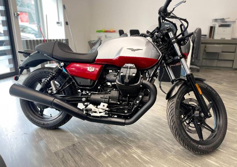 Vendo Moto Guzzi V7 Stone Corsa (2023 - 24) nuova a Torino (codice 9282762)  