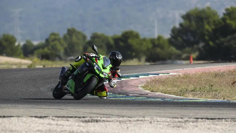 Kawasaki Ninja ZX-4RR TEST: a 15.000 giri tutto &egrave; pi&ugrave; bello [VIDEO e GALLERY]