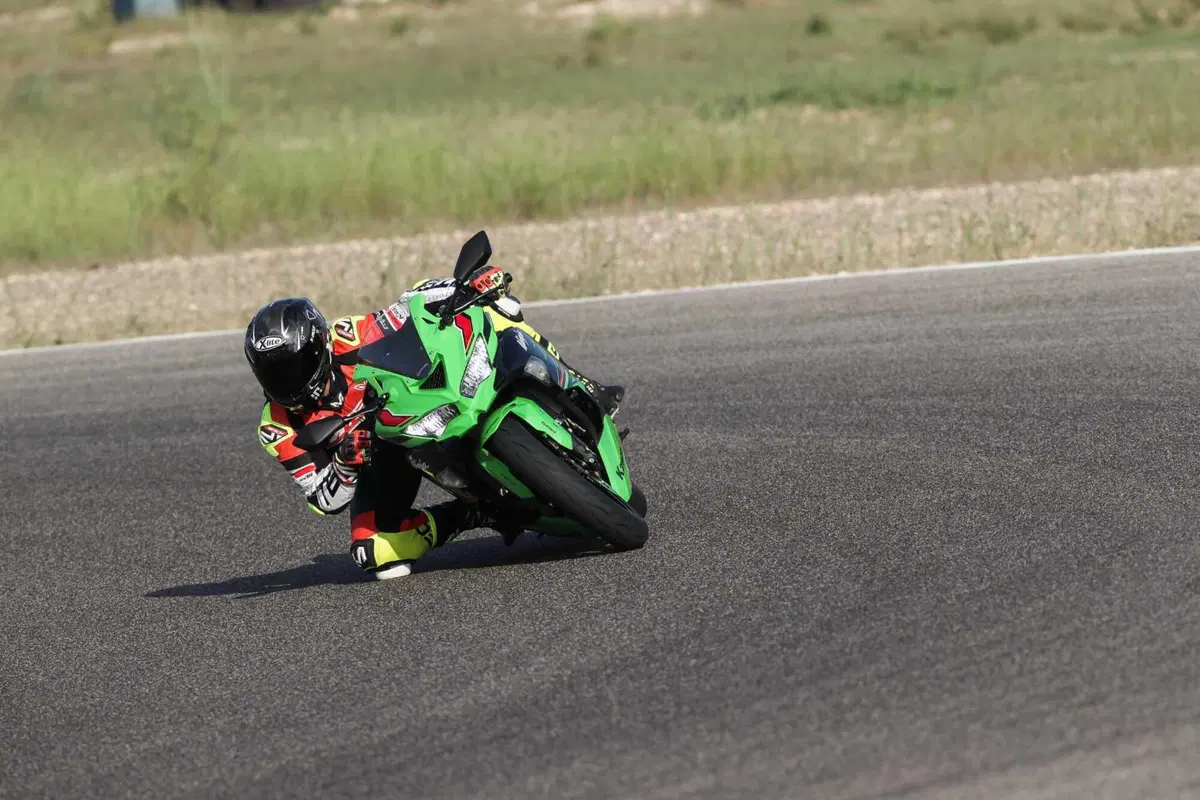 Kawasaki Ninja ZX-4RR TEST: a 15.000 giri tutto è più bello (2)
