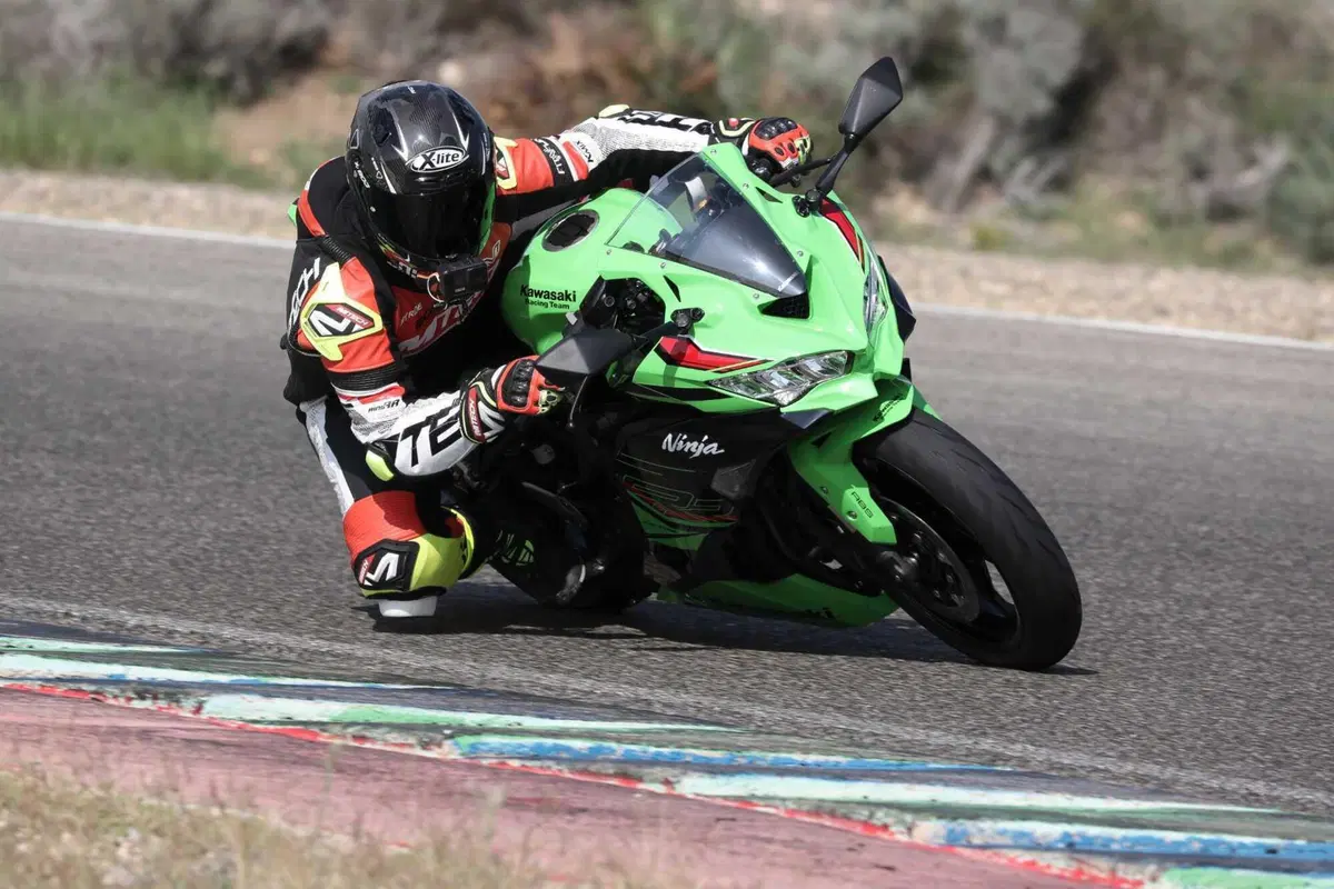 Kawasaki Ninja ZX-4RR TEST: a 15.000 giri tutto è più bello (12)