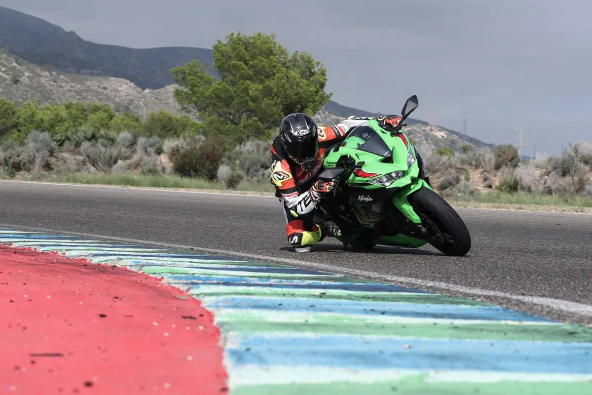 Kawasaki Ninja ZX-4RR TEST: a 15.000 giri tutto è più bello (16)