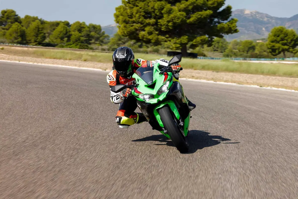 Kawasaki Ninja ZX-4RR TEST: a 15.000 giri tutto è più bello (24)