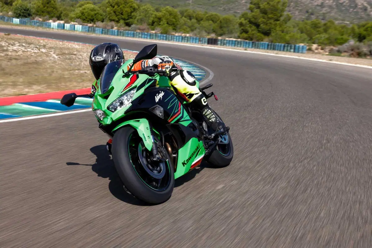 Kawasaki Ninja ZX-4RR TEST: a 15.000 giri tutto è più bello (25)