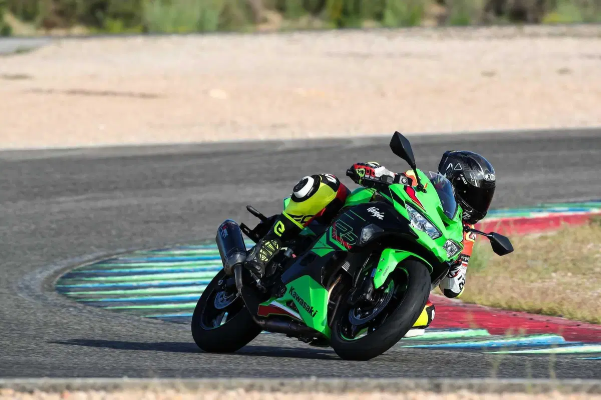 Kawasaki Ninja ZX-4RR TEST: a 15.000 giri tutto è più bello (33)