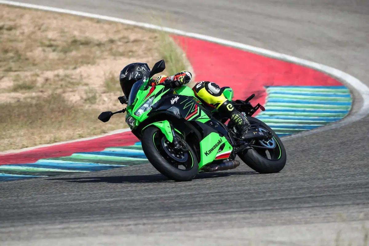 Kawasaki Ninja ZX-4RR TEST: a 15.000 giri tutto è più bello (51)