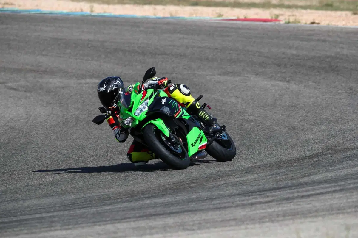 Kawasaki Ninja ZX-4RR TEST: a 15.000 giri tutto è più bello (52)