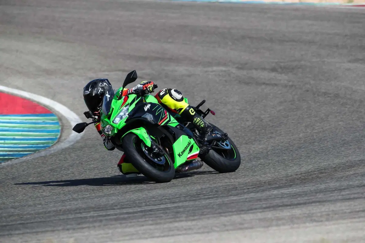 Kawasaki Ninja ZX-4RR TEST: a 15.000 giri tutto è più bello (54)