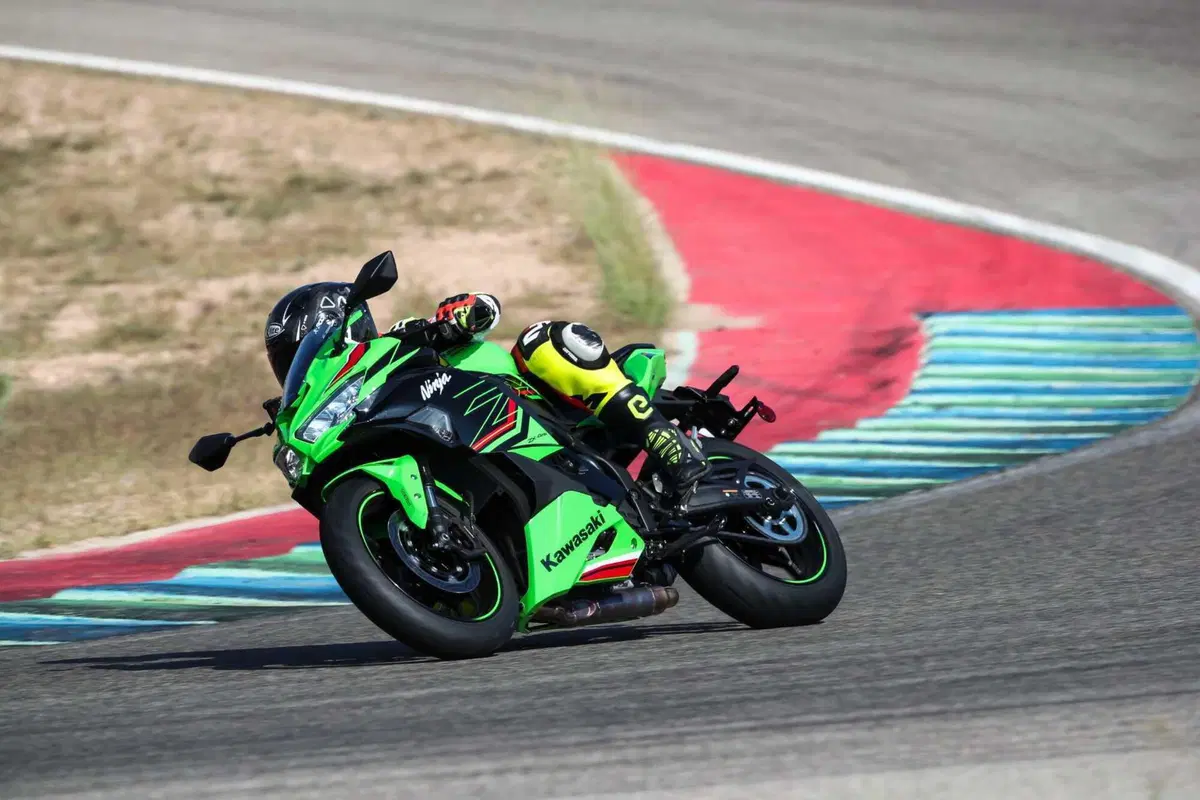Kawasaki Ninja ZX-4RR TEST: a 15.000 giri tutto è più bello (56)
