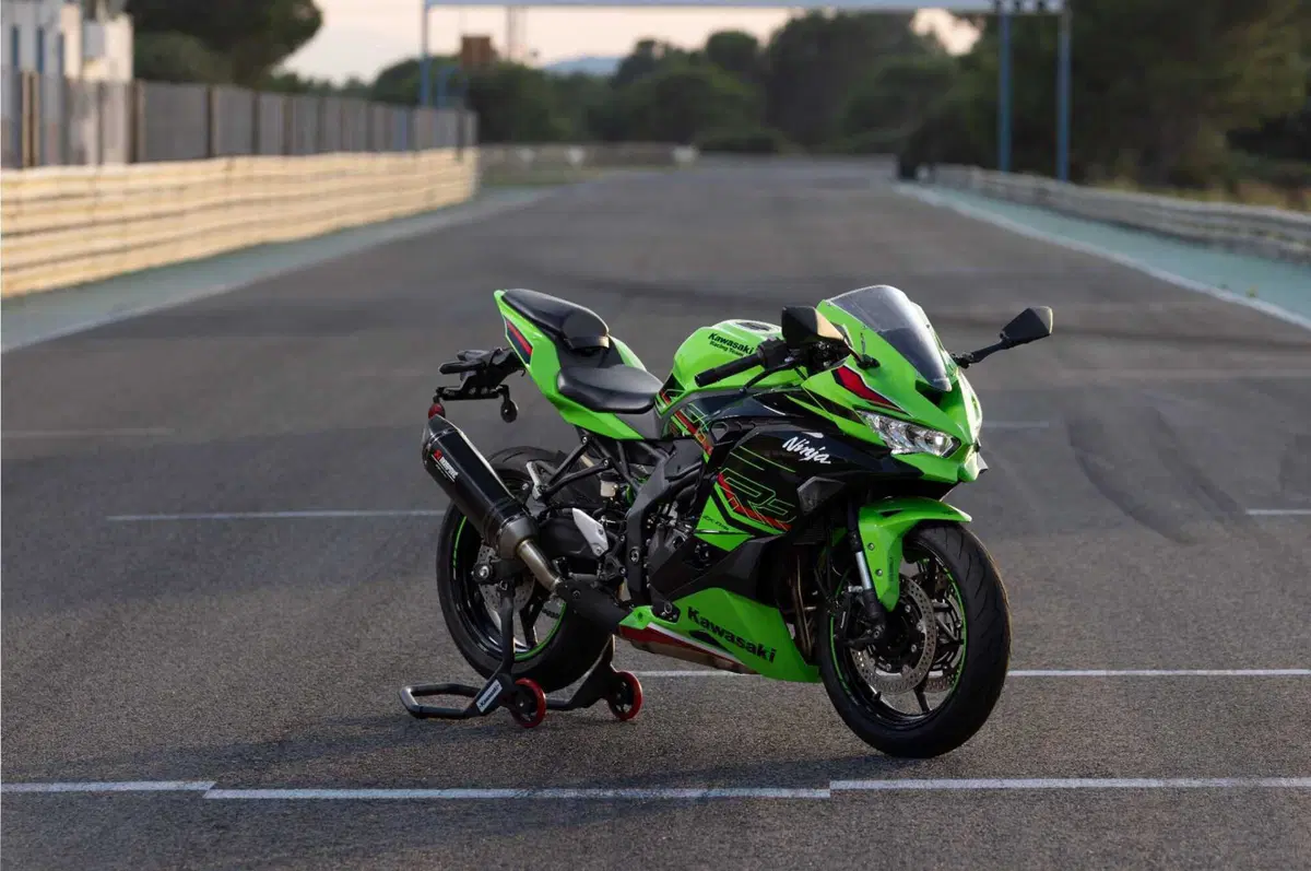 Kawasaki Ninja ZX-4RR (5)