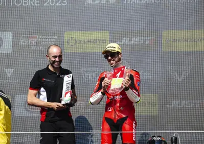 CIV 2023. Gara1 Imola. La gara più bella dell'anno in SBK, vince Lorenzo Zanetti, Pirro cade. In SSP600 Corsi è il nuovo Campione Italiano [LIVE e VIDEO]