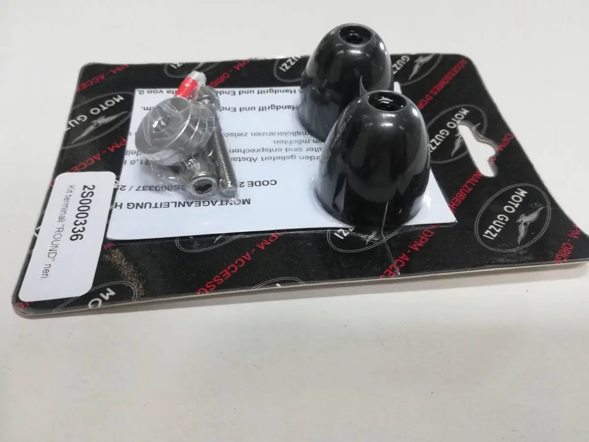 Terminali manopole round neri Moto Guzzi (2)