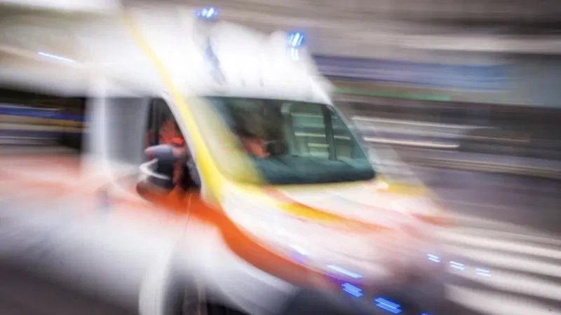 Incidente mortale per una passeggera diciassettenne. Il guidatore era stato bocciato all'esame per la patente