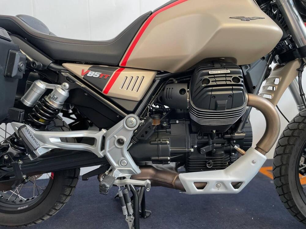 Moto Guzzi V85 TT Travel (2020) (4)