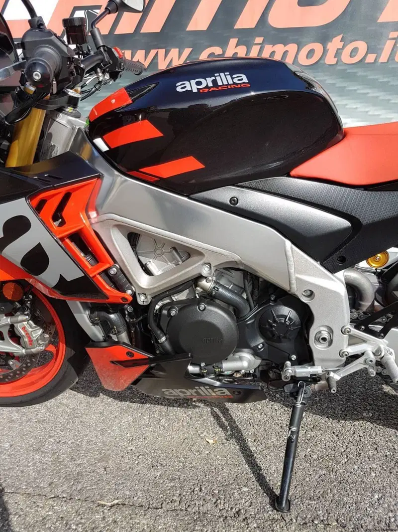 Aprilia Tuono V4 Factory (2021 - 24) (14)