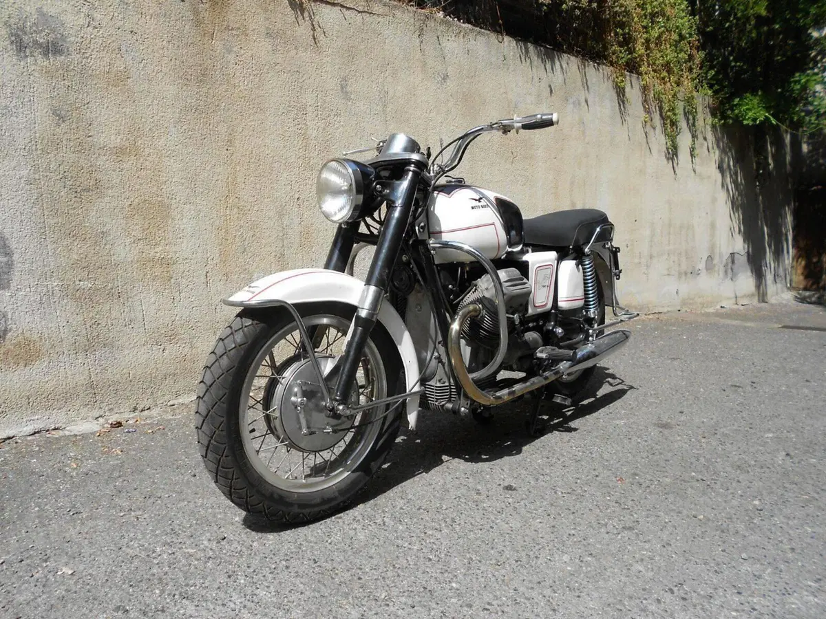 Moto Guzzi V7 (2)
