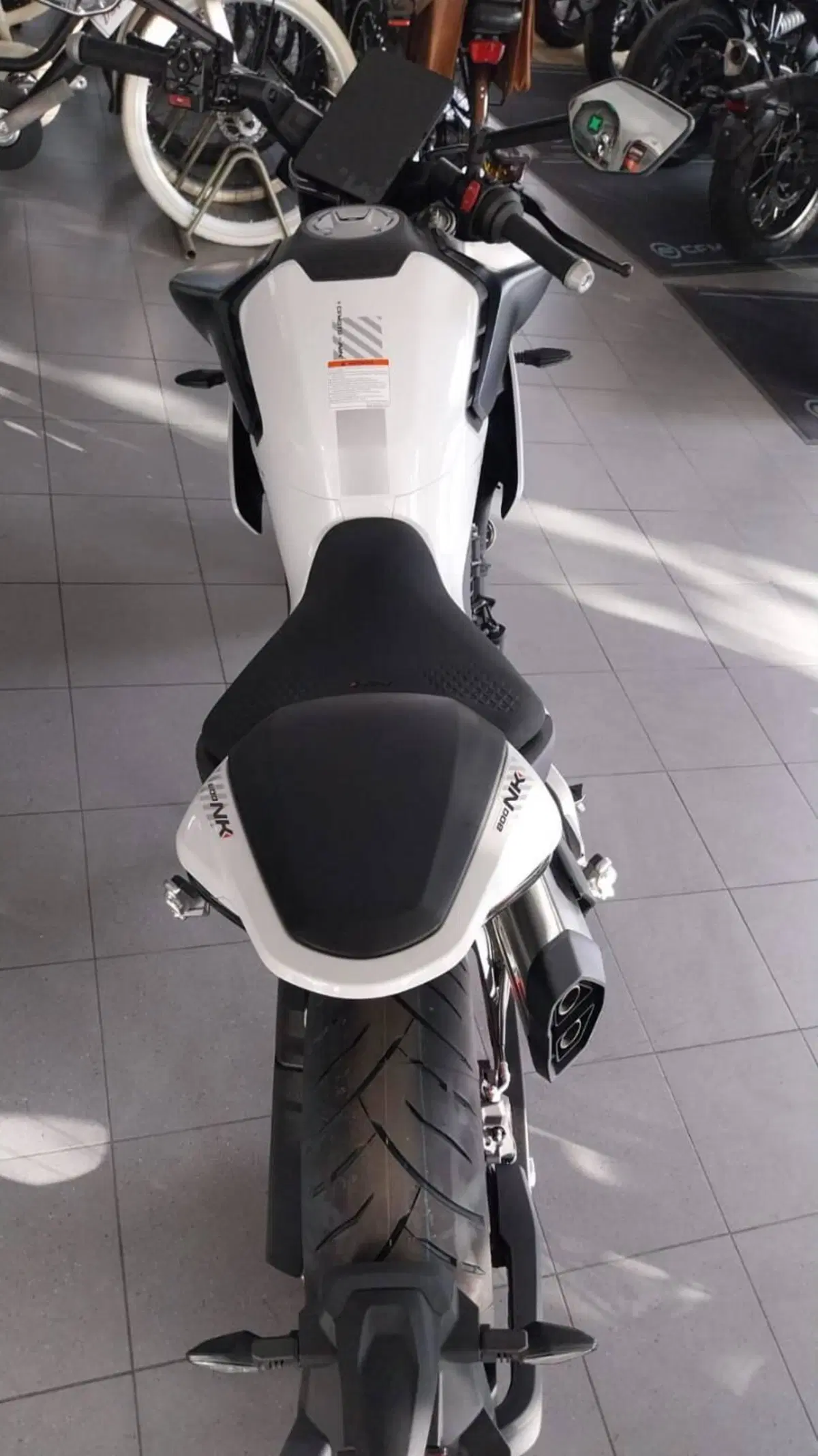 CFMOTO 800NK Advanced (2023 - 26) (4)