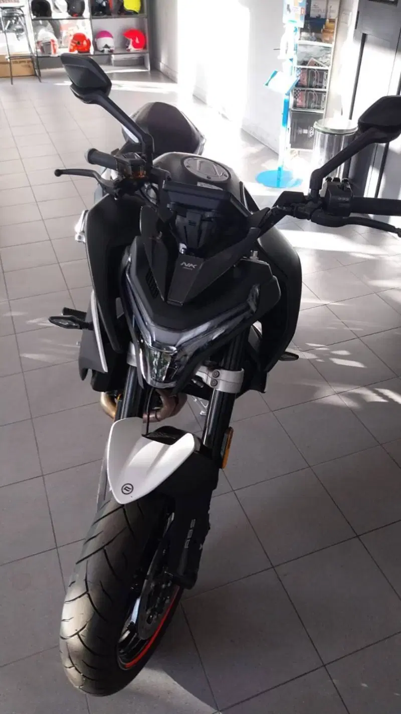 CFMOTO 800NK Advanced (2023 - 26) (2)