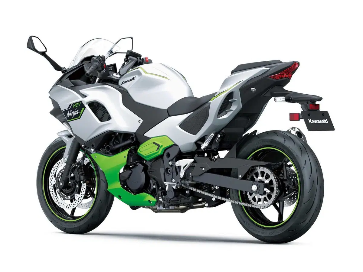 Kawasaki Ninja 7 Hybrid: il TEST della prima moto ibrida al mondo! (8)
