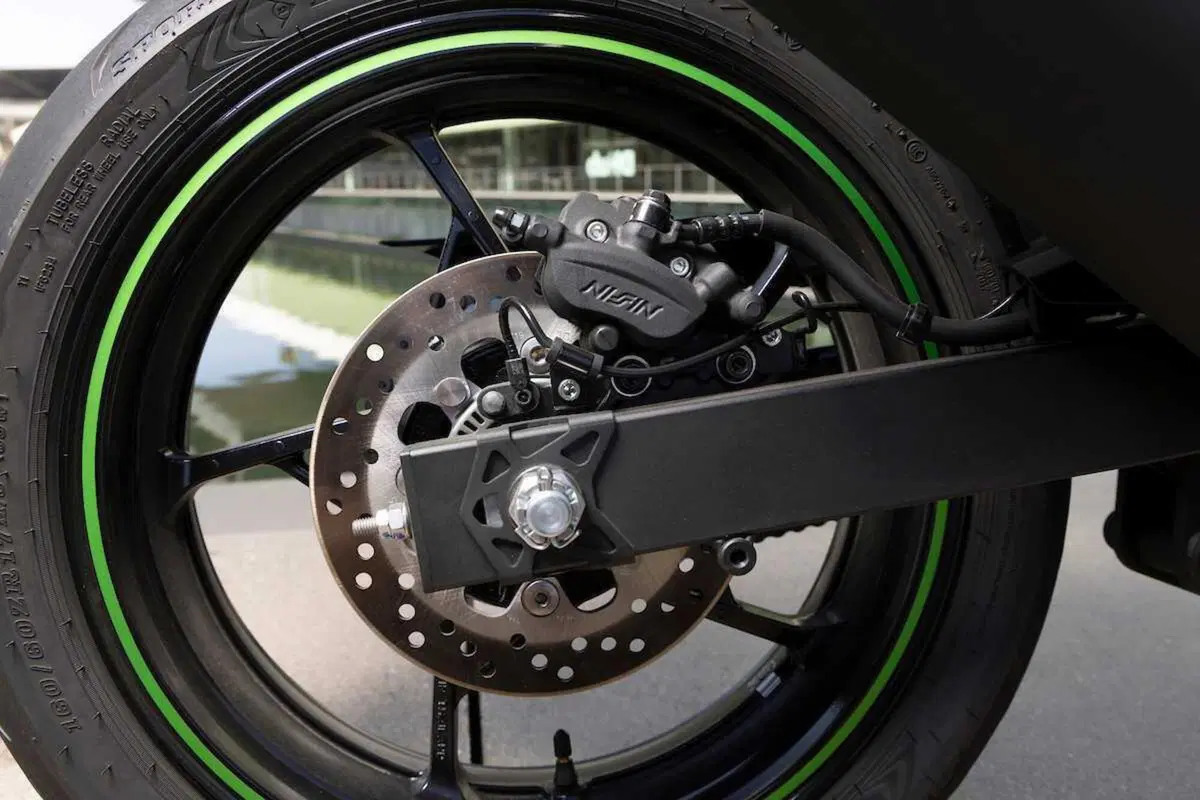 Kawasaki Ninja 7 Hybrid: il TEST della prima moto ibrida al mondo! (19)