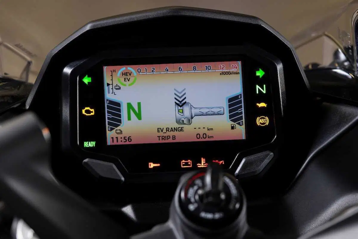 Kawasaki Ninja 7 Hybrid: il TEST della prima moto ibrida al mondo! (21)