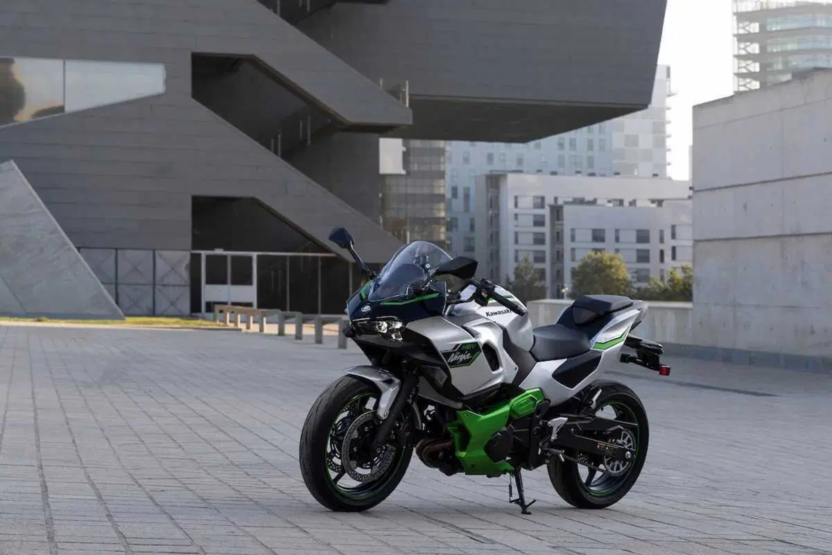 Kawasaki Ninja 7 Hybrid: il TEST della prima moto ibrida al mondo! (24)