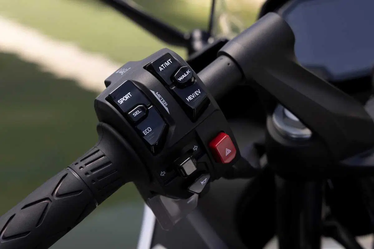 Kawasaki Ninja 7 Hybrid: il TEST della prima moto ibrida al mondo! (22)