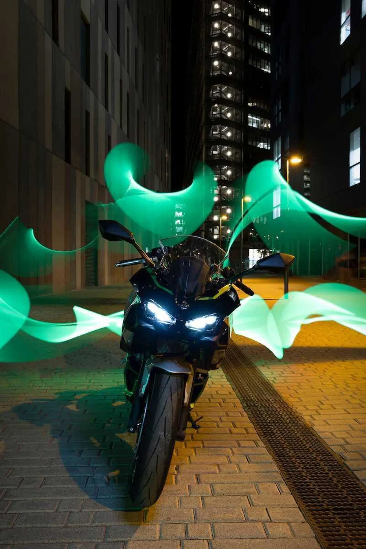 Kawasaki Ninja 7 Hybrid: il TEST della prima moto ibrida al mondo! (26)