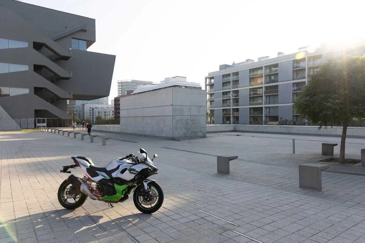 Kawasaki Ninja 7 Hybrid: il TEST della prima moto ibrida al mondo! (33)