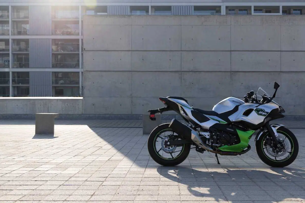 Kawasaki Ninja 7 Hybrid: il TEST della prima moto ibrida al mondo! (38)
