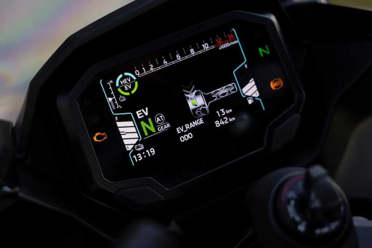 Kawasaki Ninja 7 Hybrid: il TEST della prima moto ibrida al mondo! (40)