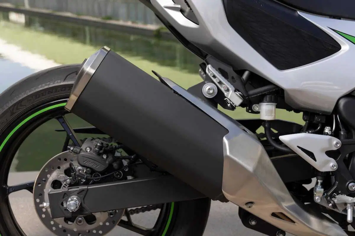 Kawasaki Ninja 7 Hybrid: il TEST della prima moto ibrida al mondo! (42)
