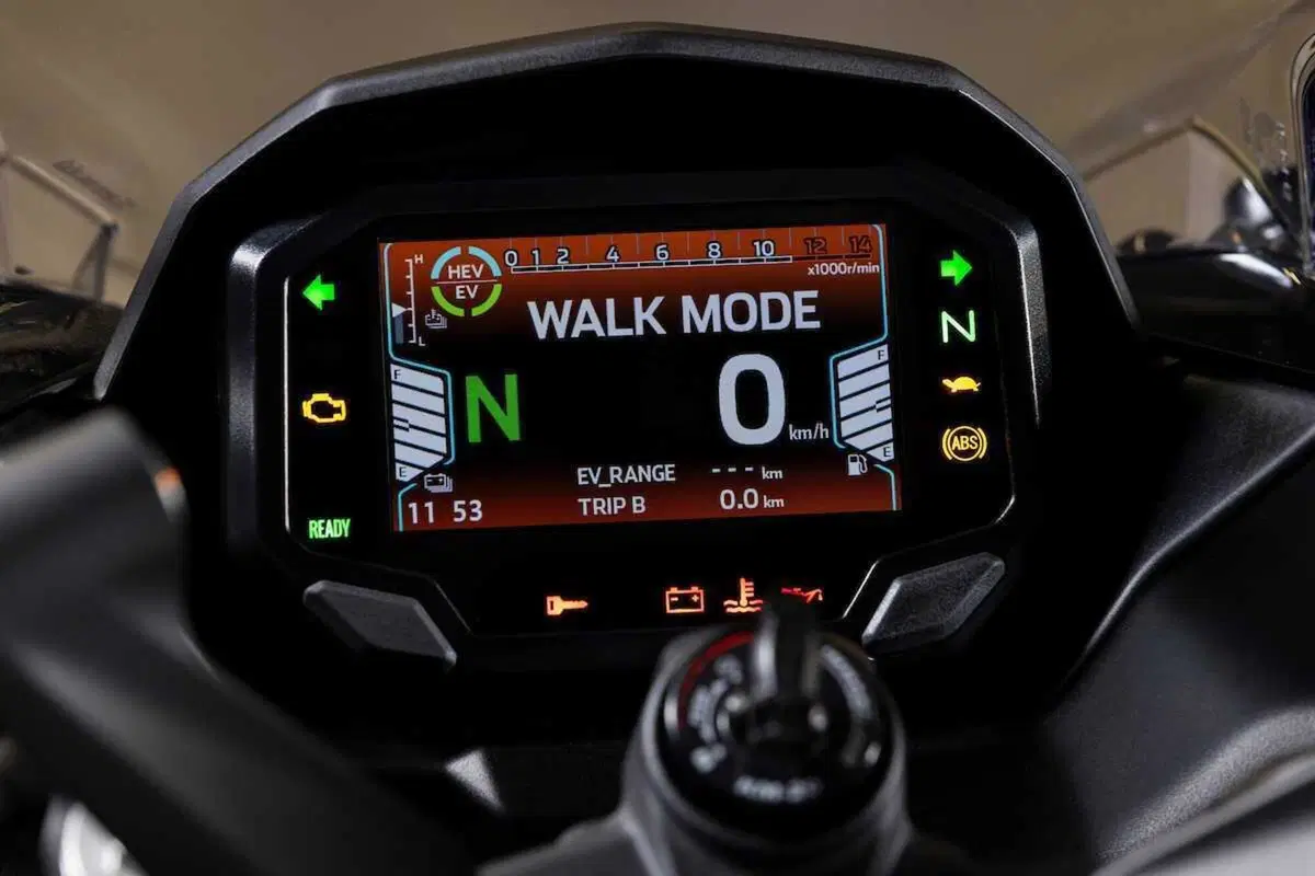 Kawasaki Ninja 7 Hybrid: il TEST della prima moto ibrida al mondo! (50)
