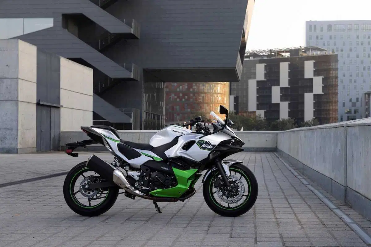 Kawasaki Ninja 7 Hybrid: il TEST della prima moto ibrida al mondo! (48)