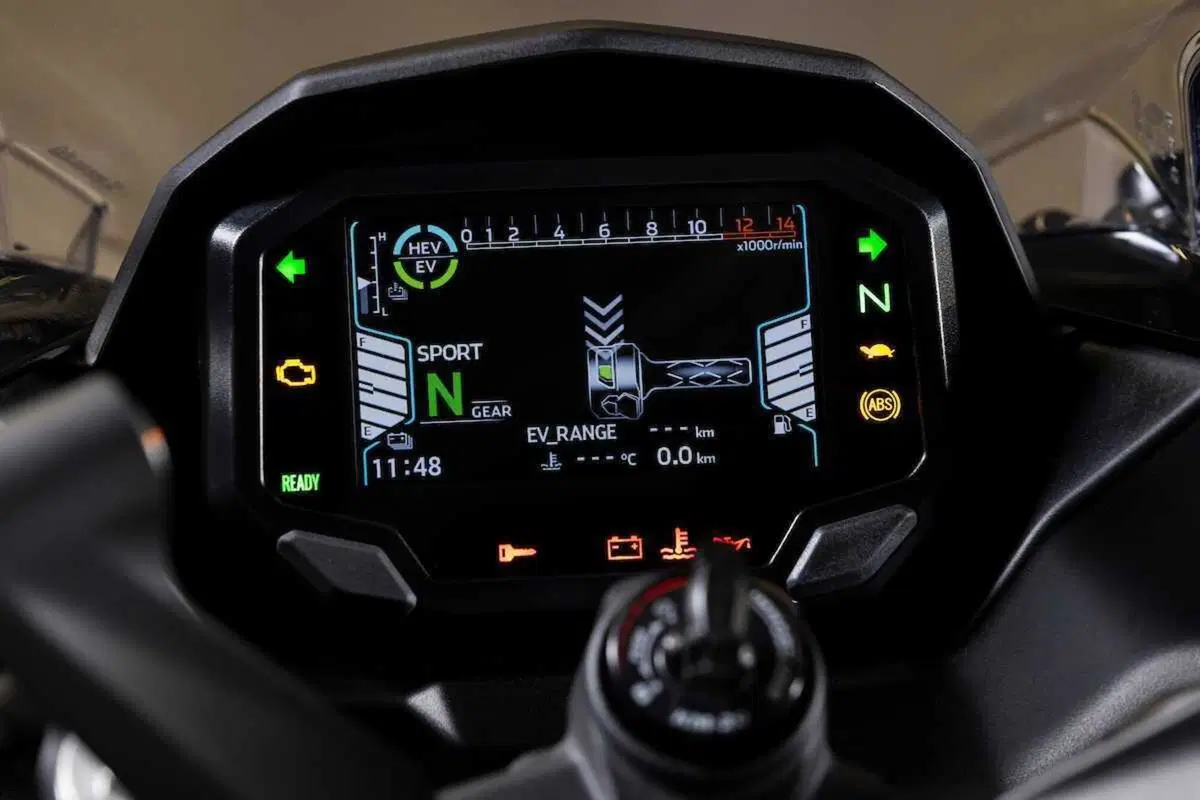 Kawasaki Ninja 7 Hybrid: il TEST della prima moto ibrida al mondo! (52)