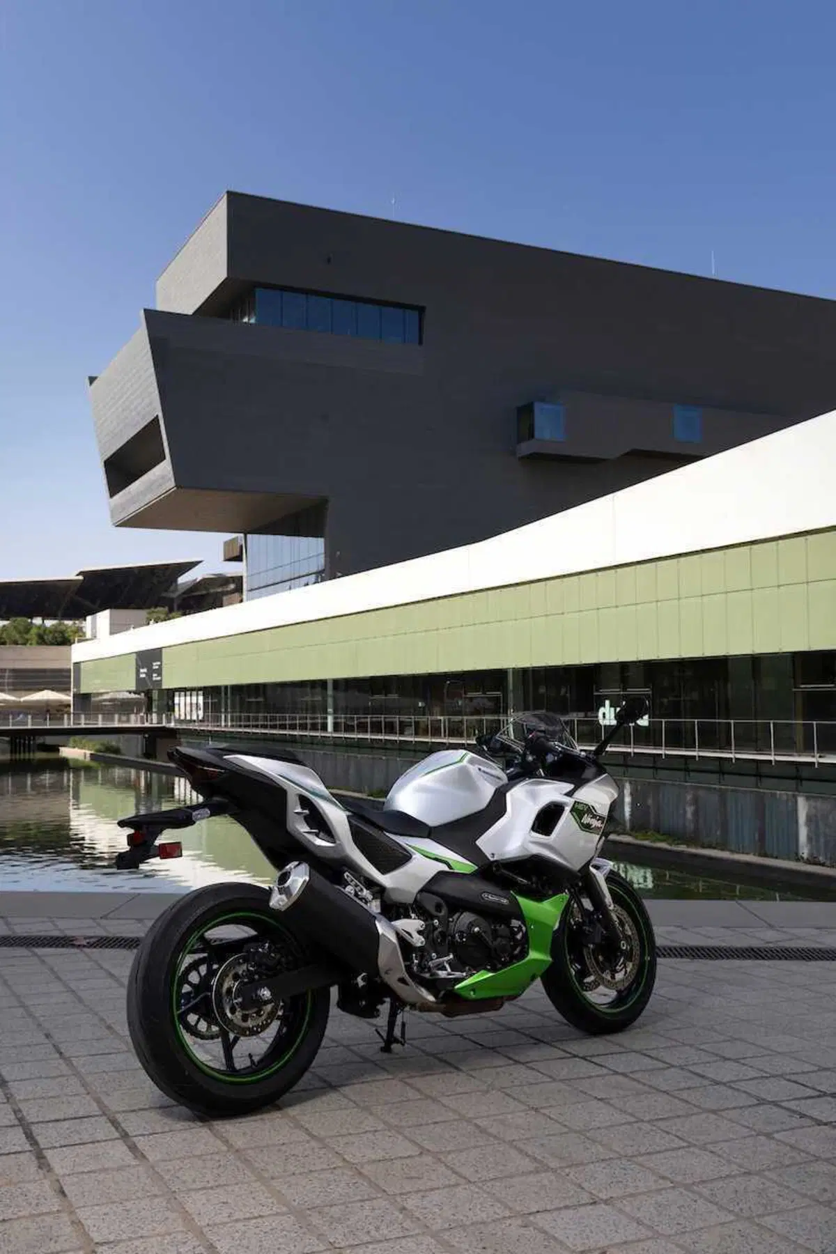 Kawasaki Ninja 7 Hybrid: il TEST della prima moto ibrida al mondo! (55)
