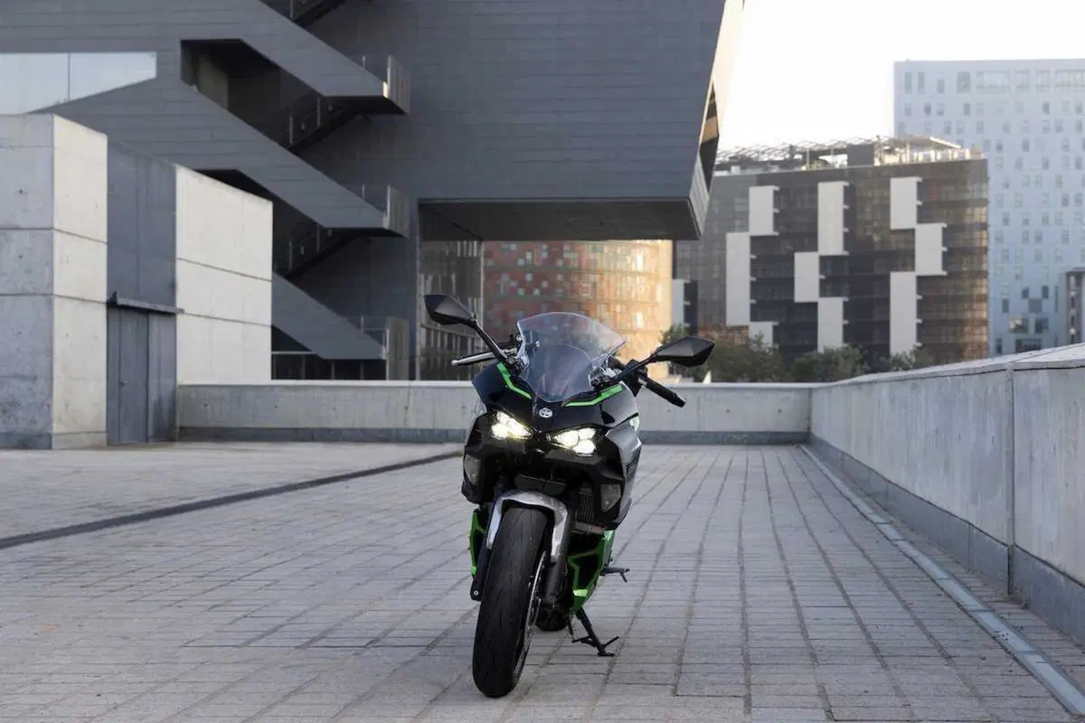 Kawasaki Ninja 7 Hybrid: il TEST della prima moto ibrida al mondo! (56)