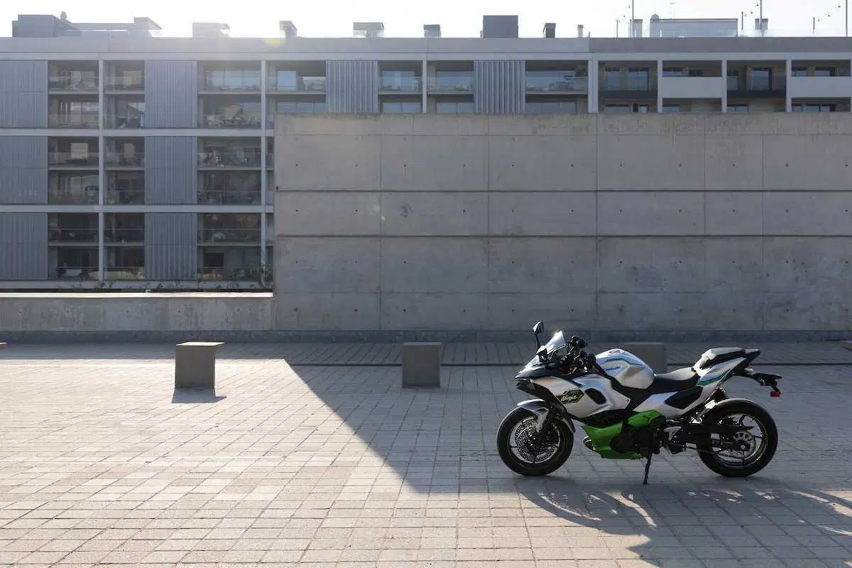 Kawasaki Ninja 7 Hybrid: il TEST della prima moto ibrida al mondo! (60)