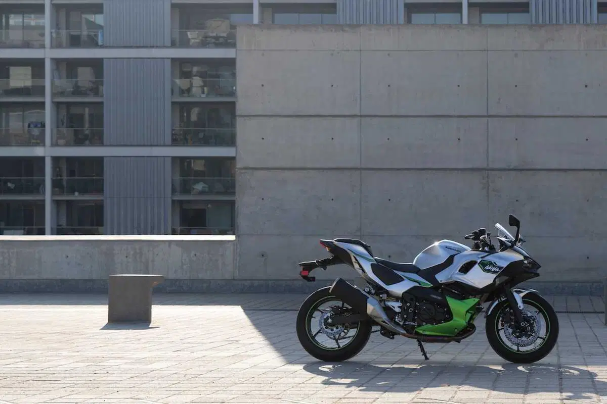 Kawasaki Ninja 7 Hybrid: il TEST della prima moto ibrida al mondo! (66)