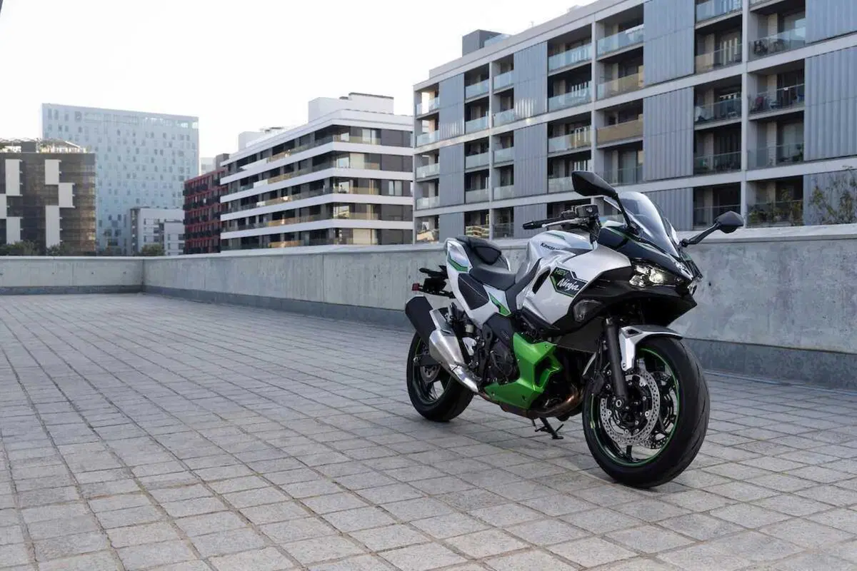 Kawasaki Ninja 7 Hybrid: il TEST della prima moto ibrida al mondo! (72)