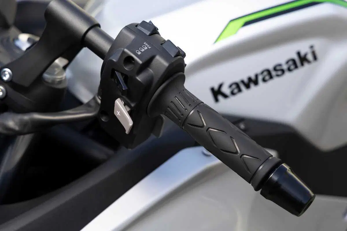 Kawasaki Ninja 7 Hybrid: il TEST della prima moto ibrida al mondo! (69)